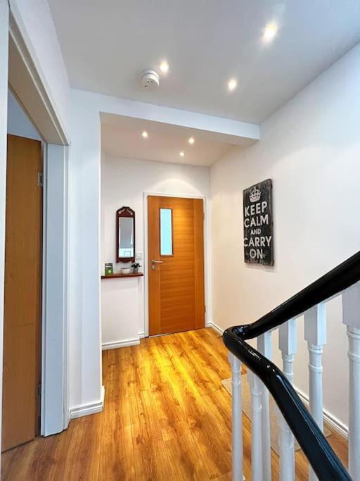 True Colours Apartment In Central Location Bangor  Exteriör bild