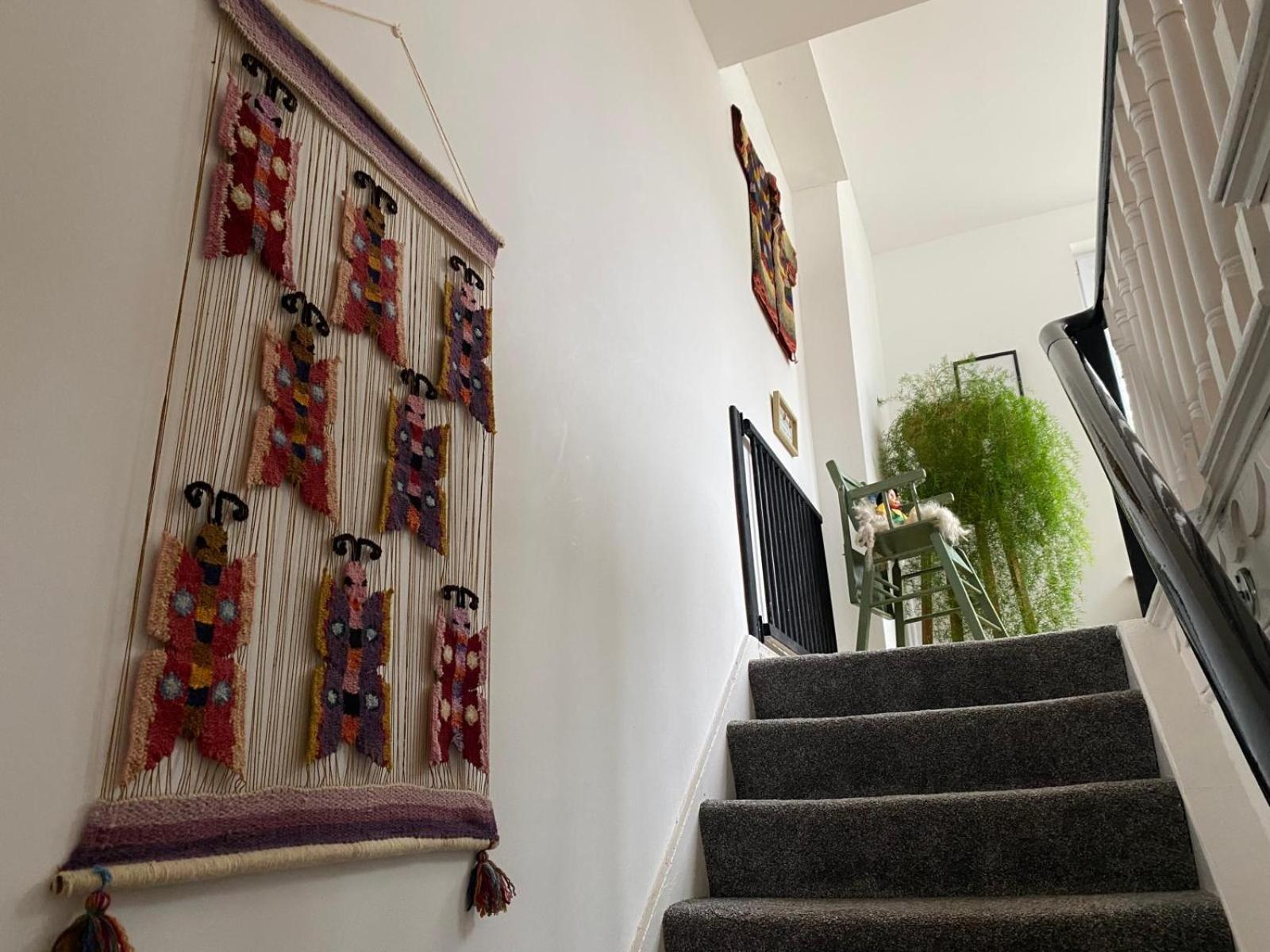True Colours Apartment In Central Location Bangor  Exteriör bild