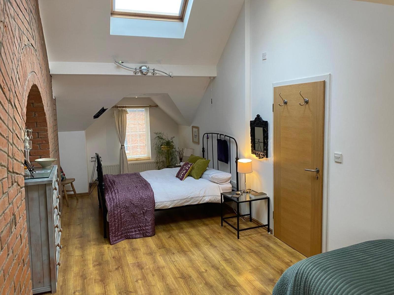True Colours Apartment In Central Location Bangor  Exteriör bild